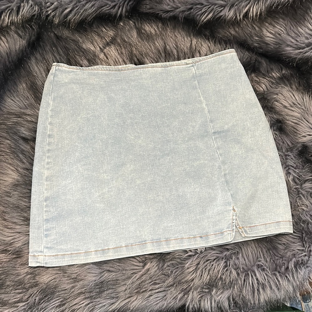 NEVER BEEN WORN Juniors size 12 denim skirt